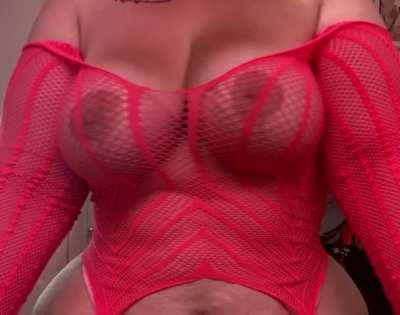 Takes an expert to handle these curves 😈