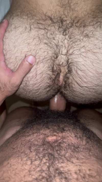 Who here likes to fuck a hairy ass?