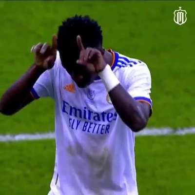 Never. Stop. Dancing. #BailaViniJr 🕺🏾⚡️