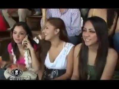 Es un poeta... Es un poeta.