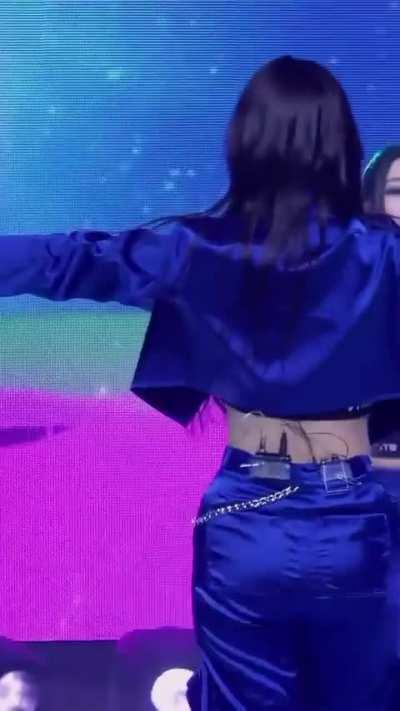 So seductive Sullyoon!!