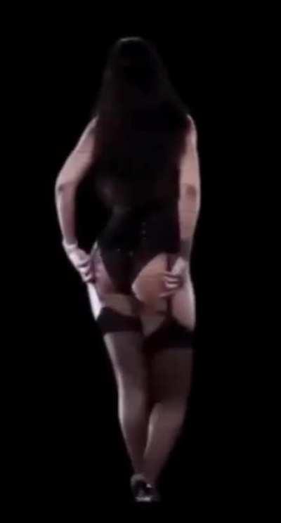 Dat ass is untouchable