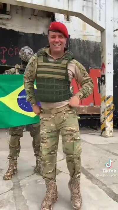 Nossos soldados pronto pra defender a soberania nacional