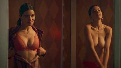 Paulina Gaitán (On/Off)