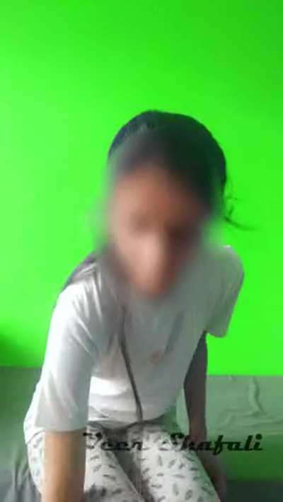 Me in Real Life VS on Reddit