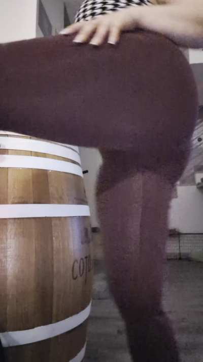 Let me move my hips to rub my pussy in your face 