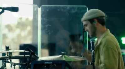 An unexpected lyric change during 'Mirror' lmao (Coachella - April 16, 2023)