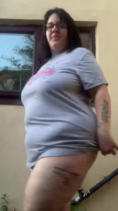 I think my neighbour saw me😳😳