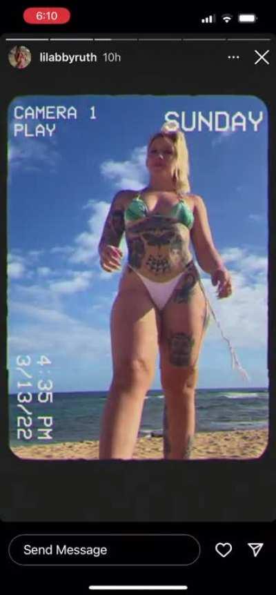 Abby lookin right at the beach