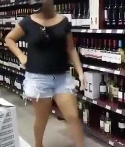 Who set the horse loose in the market?