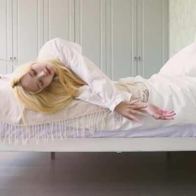 201207 - Mina being the cutest