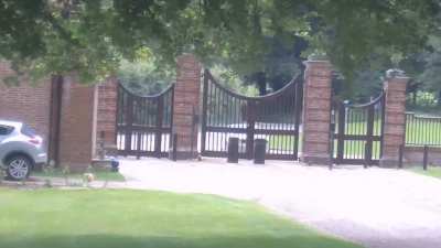 Car crashes into front gate of Rishi Sunak’s country estate Chequers