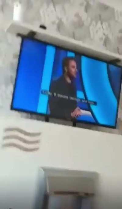 An illustration of the difference between cleverness and wisedom