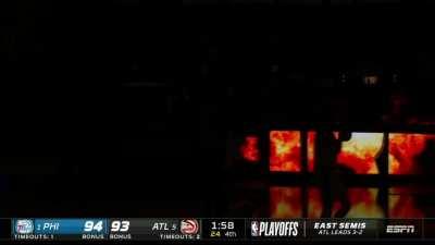 [Highlight] The lights goes out in the Hawks arena