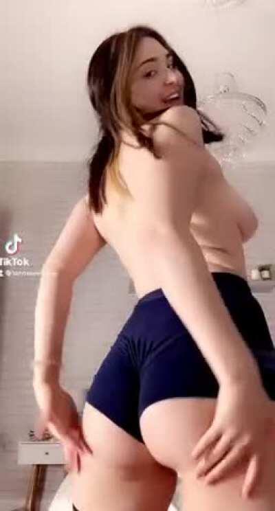 Cum on my tits or ass?