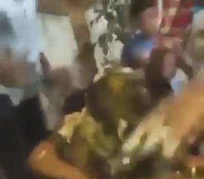 Esse muleke cresceu com ódio...