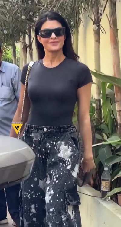 Babe spotted in Bandra(Mumbai)today