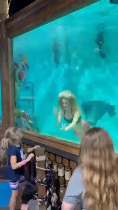 Idk if it fits here but she looks so happy lol also even tho I'm literally 17, i still would love to go there KCNCKFNFK