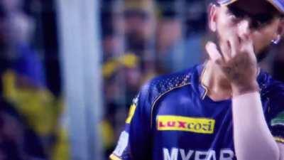 Parthiv Patel giving straight back to Aakash Chopra for his stupid question🤣 (Hindi commentary)