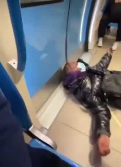 Le nouveau système de la STM contre le retient de porte fait peur