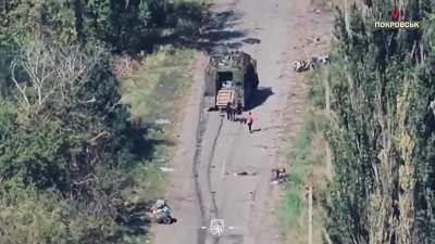 🇺🇦Ukrainian military using 🇺🇸American MRAP MaxxPro to evacuate civilians under russian fire in Pokrovsk