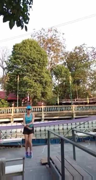 Допрыгалась)