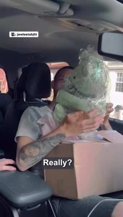 After losing his mom, his girlfriend made him a teddy bear out of his mom’s favourite sweater