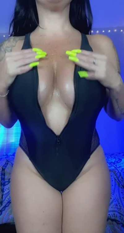 I keep it zipped up for the kids at the pool and unzipped for the dads.