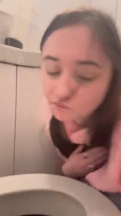 Make her lick filthy in flight toilet seat for you