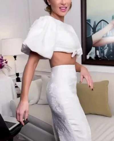 Yes Kate Beckinsale you have my complete focus n attention 🤤🔥💦 what a fit n horny woman!