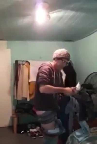 I wanna see oompa do this.