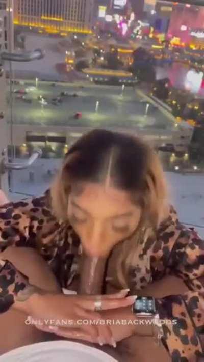 Do you like the view? 🤤