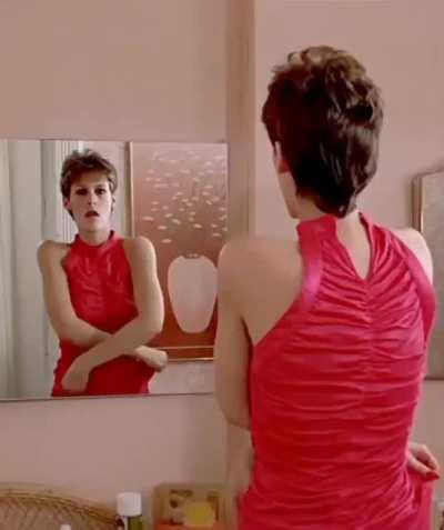 Jamie lee Curtis was a stunner