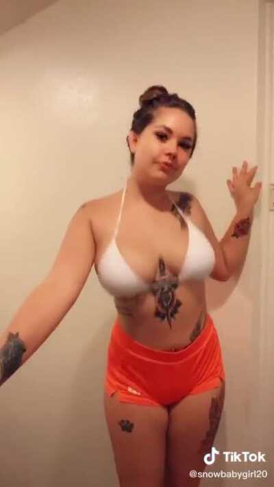 Who else enjoys watching tits bounce