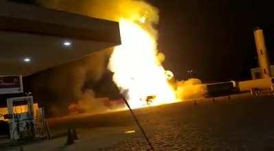 Explosão aqui no posto taporra