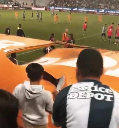 Pachuca Fans celebrating with the bench