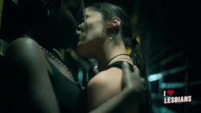 Lola Le Lann & Tracy Gotoas (Ganglands - s02e05)