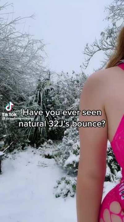 Her whole account is incredible (strawberrymilkerss)