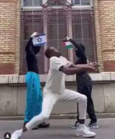 They just need to “hug it out”…