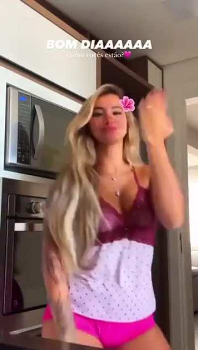 Mari Borges (@mariiborges._)