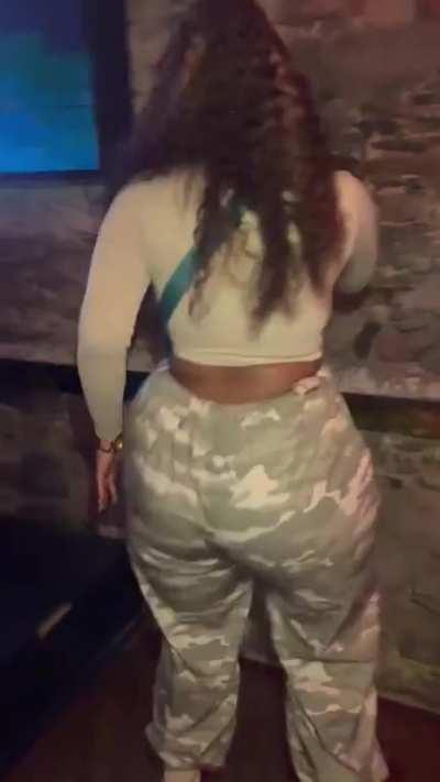 Thick hottie dancing to the Amapiano