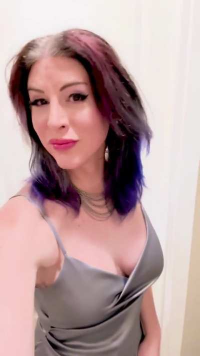 47 [F] I love this dress!