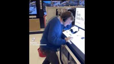 me listening to updated river for the first time