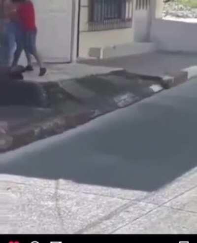 Alguien que sea tan amable de explicar que esta pasando aquí.