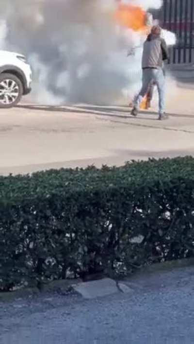 Man puts himself on fire