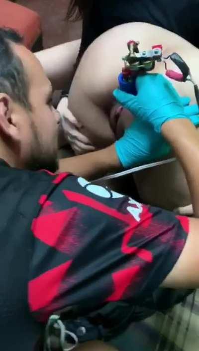Tatoo anal