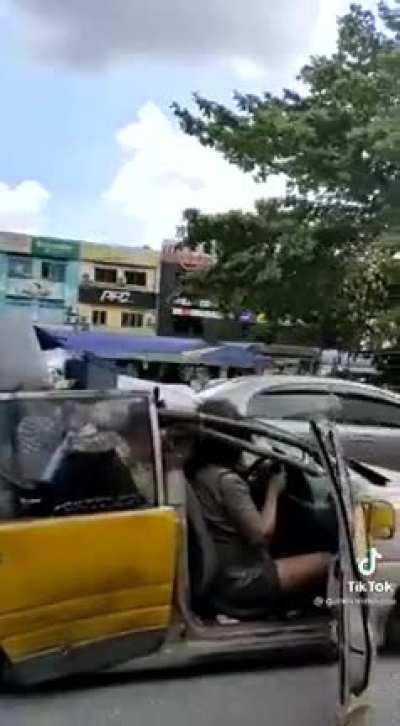 Hey, it’s the Bing car!