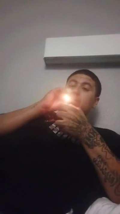 broke my torch 🤦🏻‍♂️so im using a lighter for now