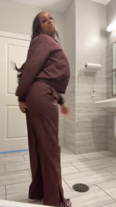 Claps in anything😍😍🍫