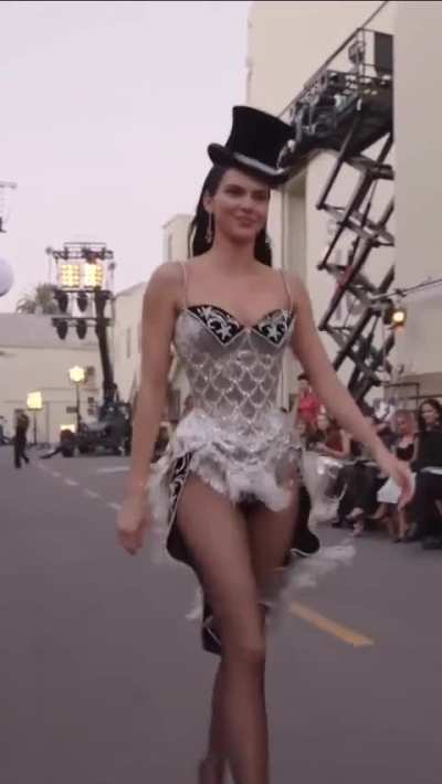 'And... action! Kendall just kicked off Vogue World: Hollywood in a glitzy showgirl look' - IG October 2025